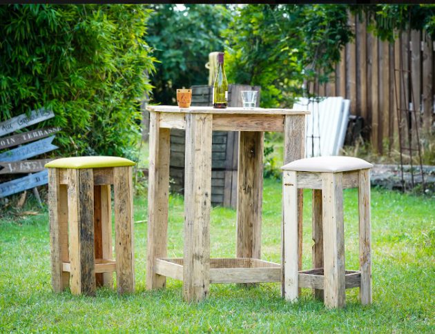 Mobilier de jardin en bois recyclé